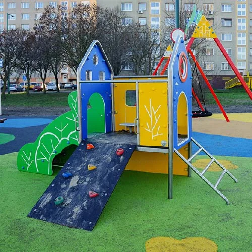 Maisonnette multi-acitvités pour aires de jeux extérieur