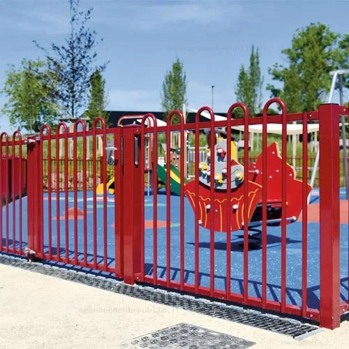 Clôture d’aire de jeux en épingle