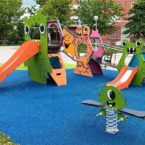 Structure multi-activités pour aires de jeux sur le thème des monstres