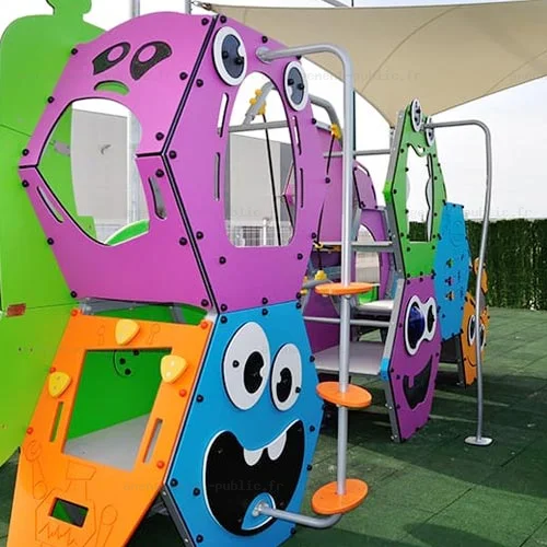 Structure multi-activités pour aires de jeux sur le thème des monstres