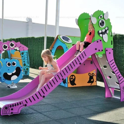 Toboggan pour aires de jeux sur le thème des monstres