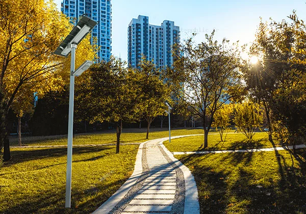 Lampadaire solaire pour les espaces sportifs