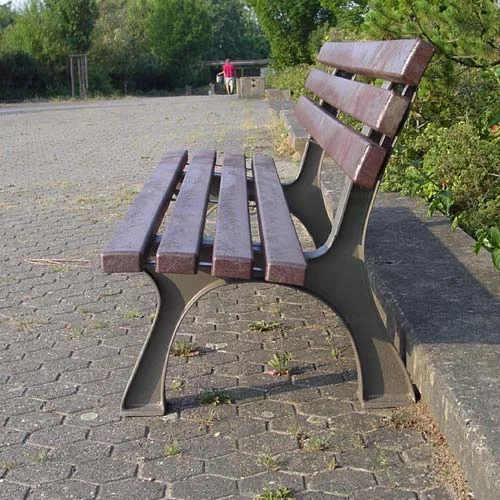 Banc en plastique recyclé pour aménagement public