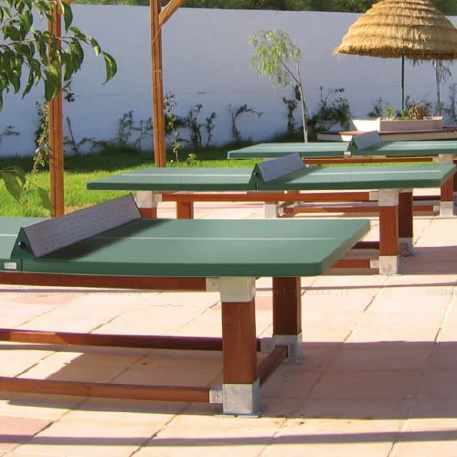 Table de ping-pong extérieure avec piétement en bois